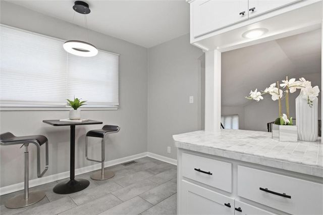 837 W 22nd Street, Lawrence, KS 66046