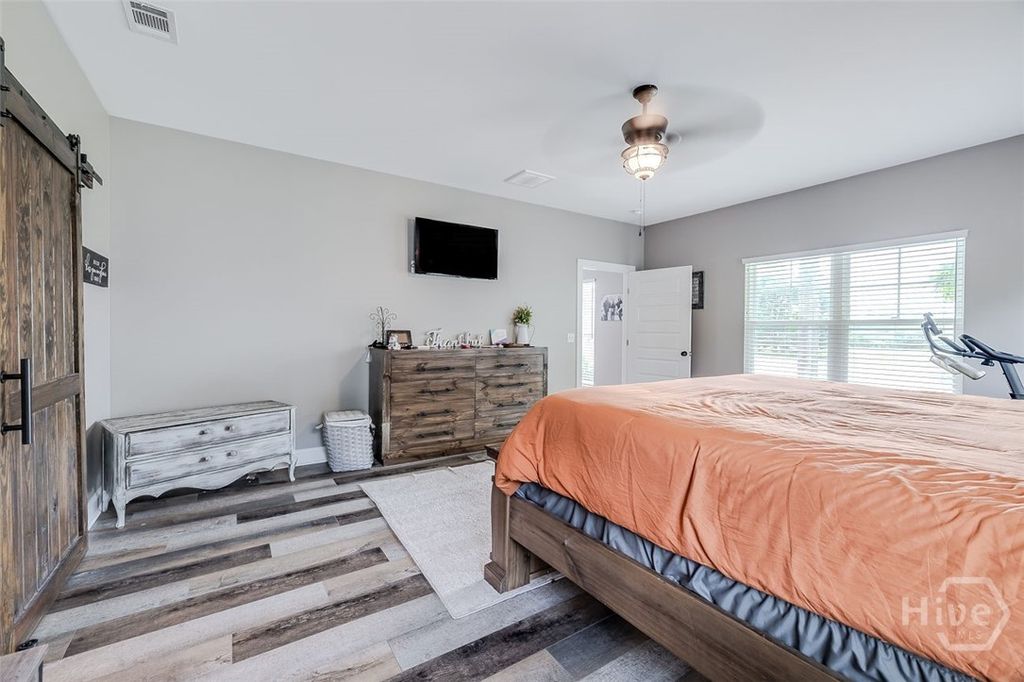 Image 22 of property listing at 3790 Old Dixie S, Springfield, GA 31329