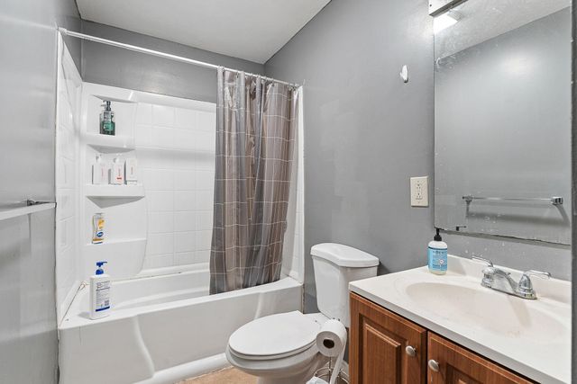 349 Pearl St Apt 225, Burlington, VT 05401