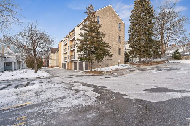 349 Pearl St Apt 225, Burlington, VT 05401