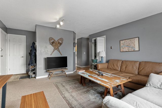 349 Pearl St Apt 225, Burlington, VT 05401