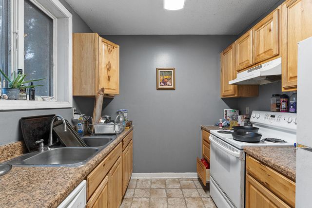 349 Pearl St Apt 225, Burlington, VT 05401