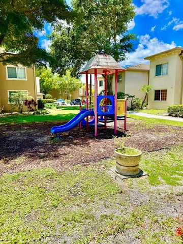 500 N Crestwood Ct Court N 502, Royal Palm Beach, FL 33411
