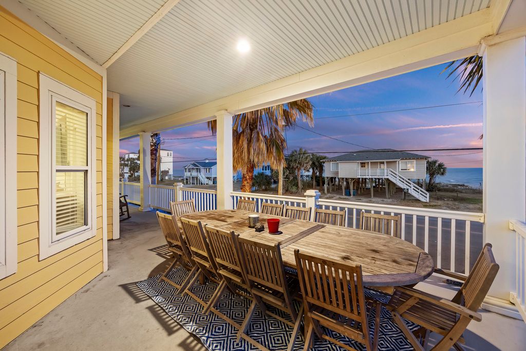 309 Palmetto Boulevard, Edisto Island, SC 29438