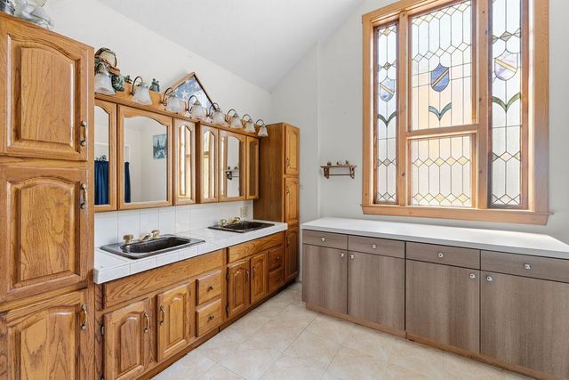 128 Prospect Hill, Taunton, MA 02780