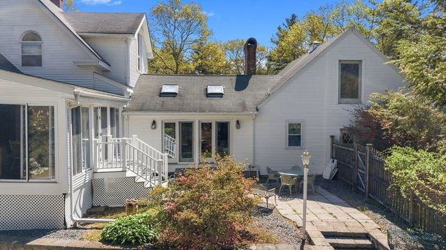 128 Prospect Hill, Taunton, MA 02780