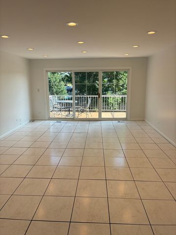 112 Carriage Way Drive 204A, Burr Ridge, IL 60527