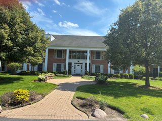 112 Carriage Way Drive 204A, Burr Ridge, IL 60527