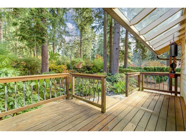18978 ARROWWOOD Ave, Lake Oswego, OR 97035