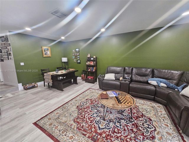 8360 SW 154th Ave, Miami, FL 33193