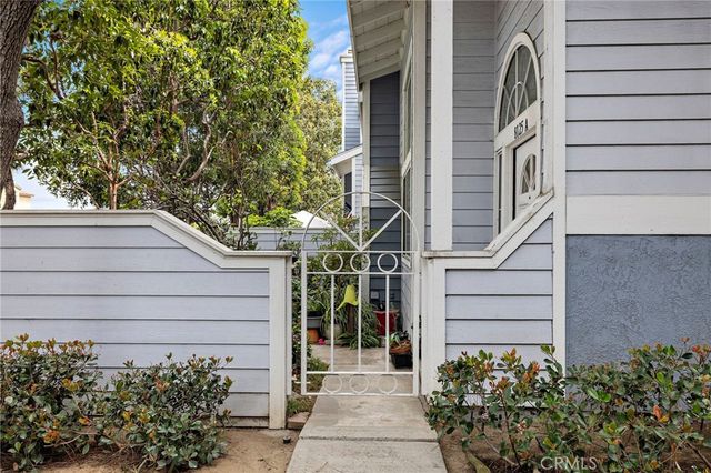 8125 Surfline Dr A, Huntington Beach, CA 92646