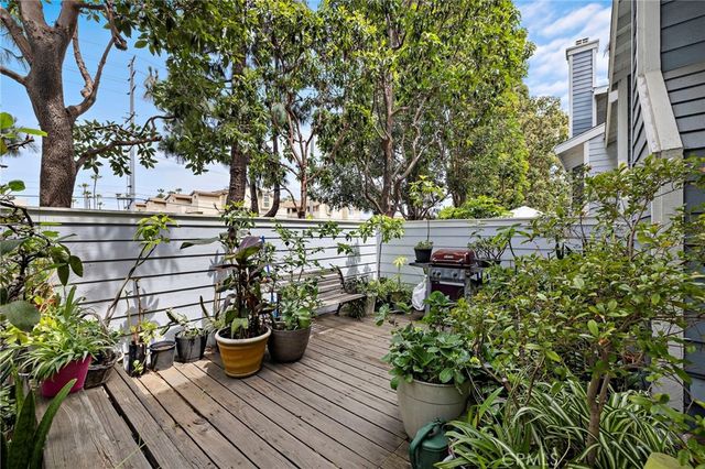 8125 Surfline Dr A, Huntington Beach, CA 92646