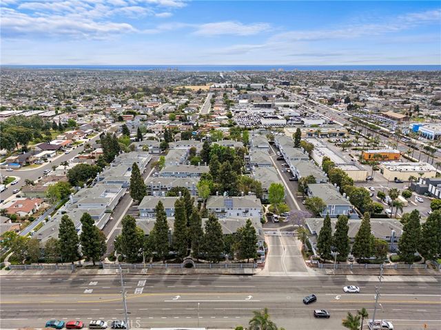 8125 Surfline Dr A, Huntington Beach, CA 92646