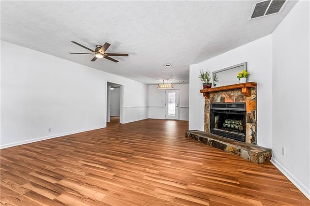 135 Dixie Lane, Covington, GA 30014