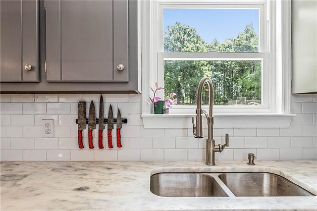 135 Dixie Lane, Covington, GA 30014