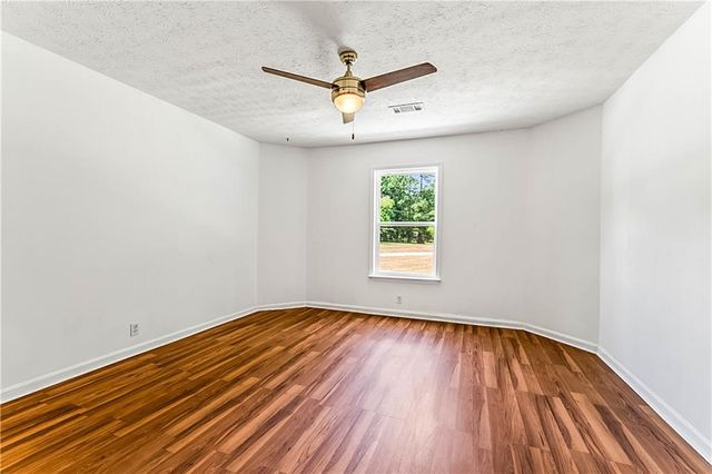135 Dixie Lane, Covington, GA 30014