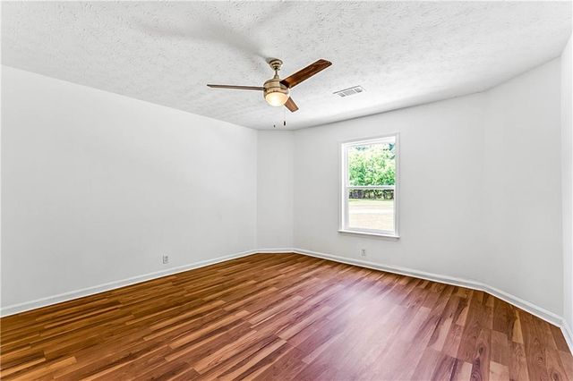 135 Dixie Lane, Covington, GA 30014