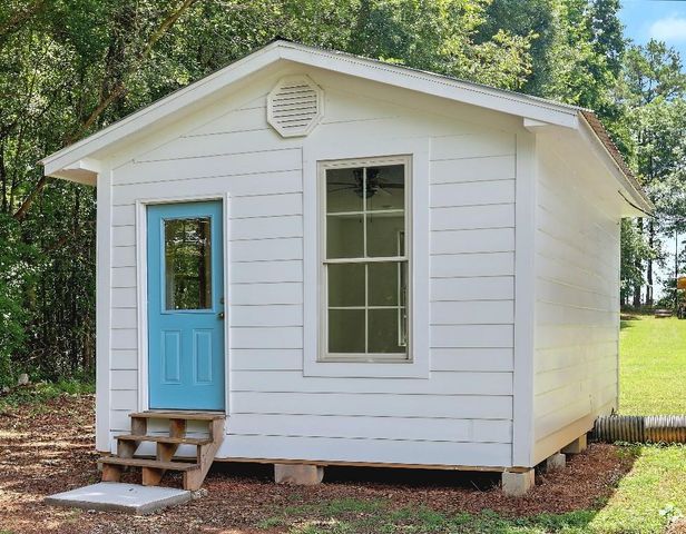 135 Dixie Lane, Covington, GA 30014
