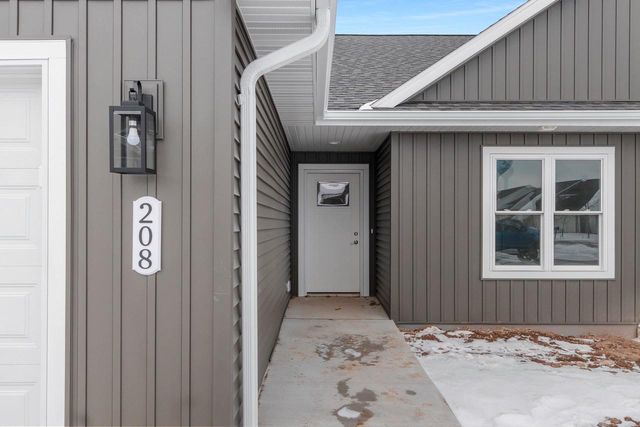 208 CLUBHOUSE LANE, Kimberly, WI 54913