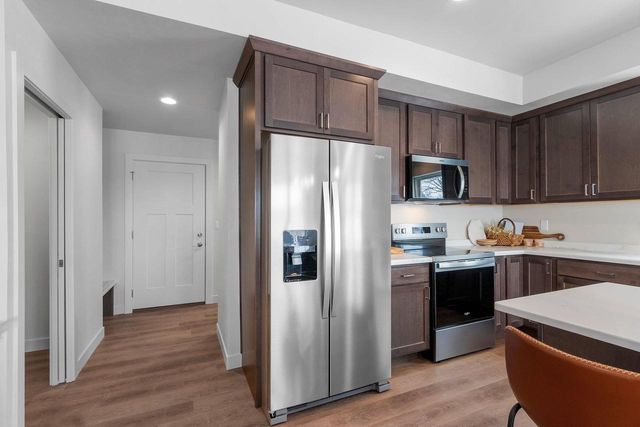 208 CLUBHOUSE LANE, Kimberly, WI 54913