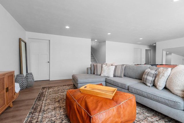 208 CLUBHOUSE LANE, Kimberly, WI 54913