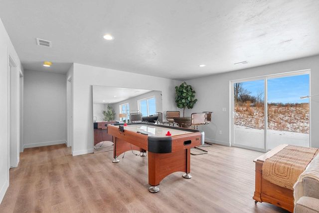 208 CLUBHOUSE LANE, Kimberly, WI 54913