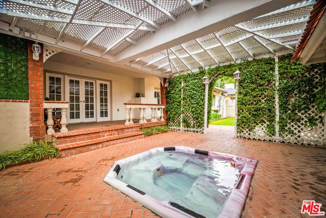 19120 Hartland Street, Reseda, CA 91335