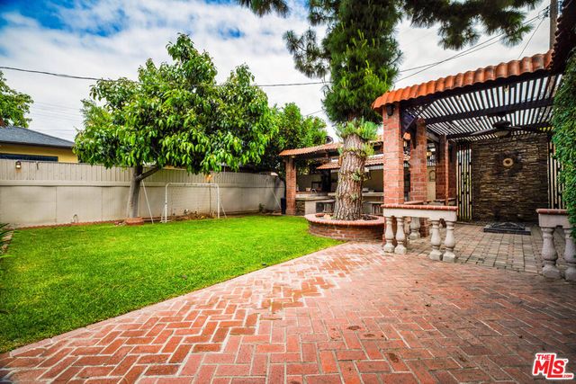 19120 Hartland Street, Reseda, CA 91335