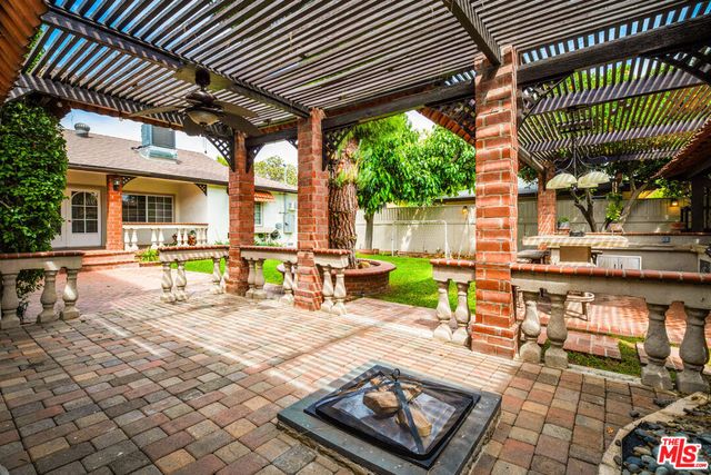 19120 Hartland Street, Reseda, CA 91335