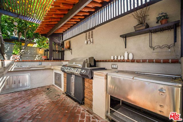 19120 Hartland Street, Reseda, CA 91335