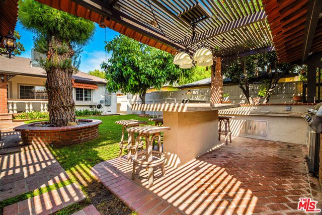 19120 Hartland Street, Reseda, CA 91335