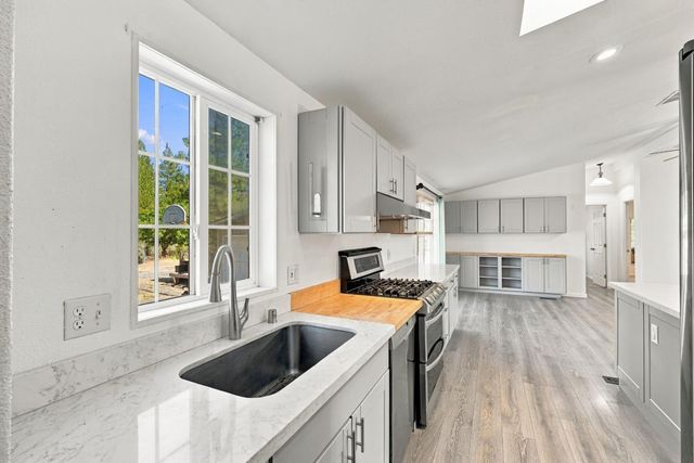 555 Trail Ridge Ln, Colfax, CA 95713