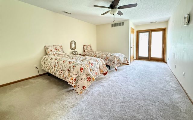 409 SE Delaware Avenue 211, Ankeny, IA 50021