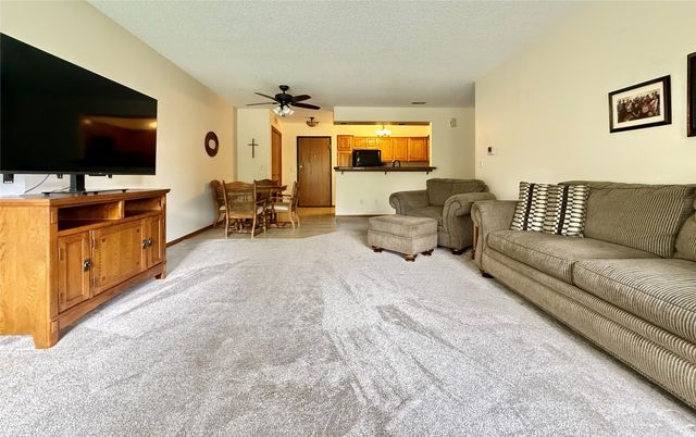 409 SE Delaware Avenue 211, Ankeny, IA 50021