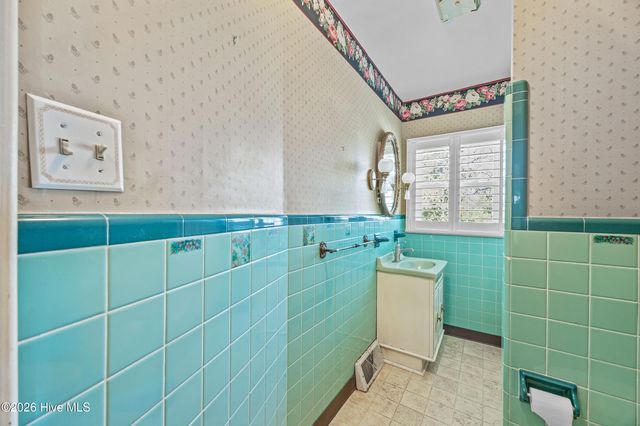 301 Dewitt Street, Jacksonville, NC 28540