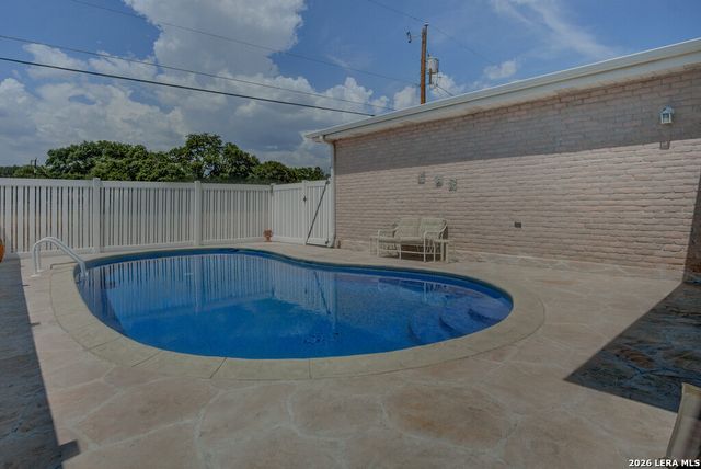 213 Fenwick, Windcrest, TX 78239