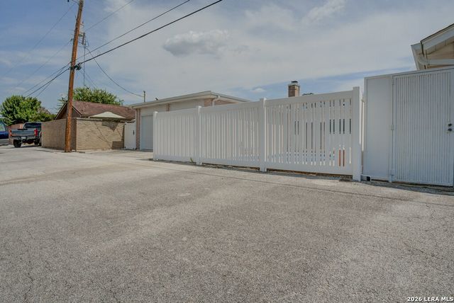 213 Fenwick, Windcrest, TX 78239