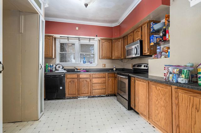 126 Calhoun Street, Battle Creek, MI 49017