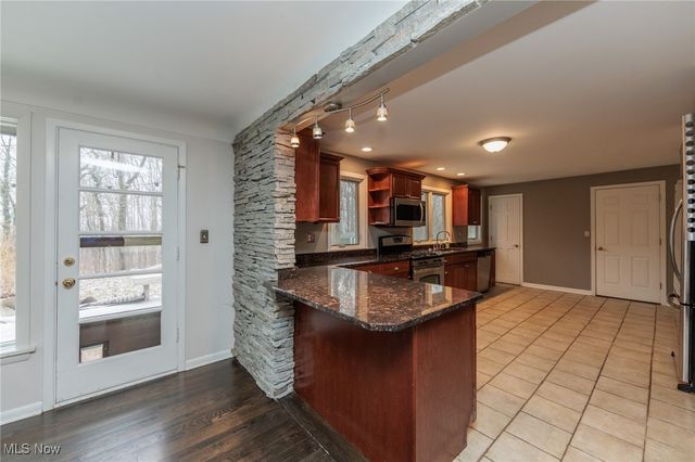 14873 Hook Hollow Road, Novelty, OH 44072