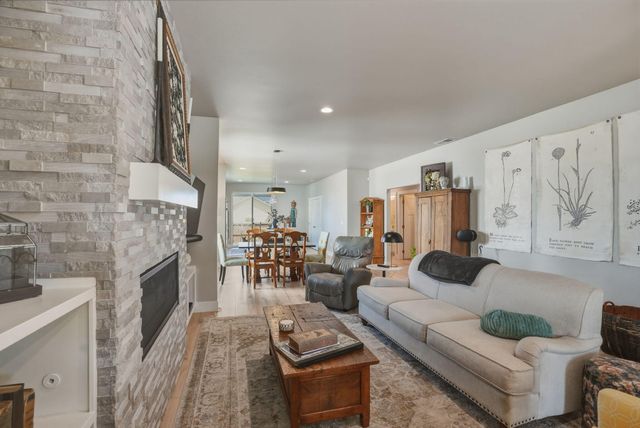 20546 Aberdeen Court, Bend, OR 97702