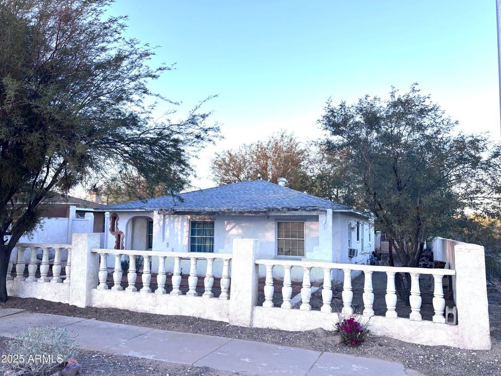 241 E 3RD Avenue, Ajo, AZ 85321