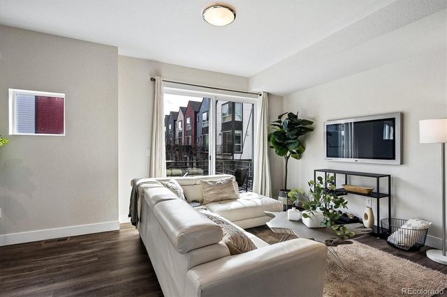 5621 W 11th Place, Lakewood, CO 80214