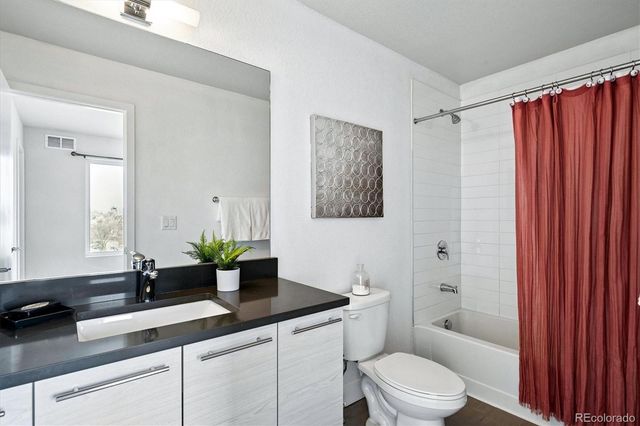 5621 W 11th Place, Lakewood, CO 80214