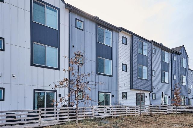 5621 W 11th Place, Lakewood, CO 80214