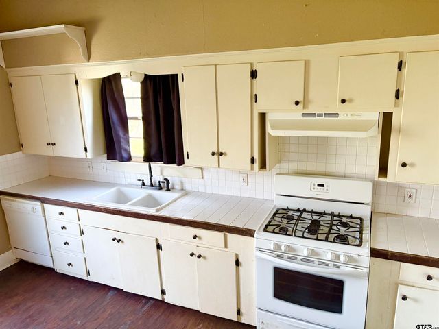 228 N TEXAS, Pittsburg, TX 75686