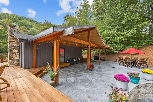 263 Morgan Branch Road 1, Leicester, NC 28748