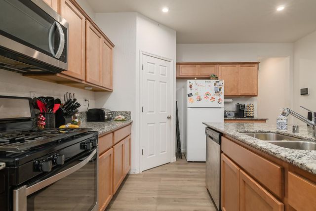 1945 E Gum Avenue, Reedley, CA 93654