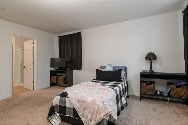 1945 E Gum Avenue, Reedley, CA 93654