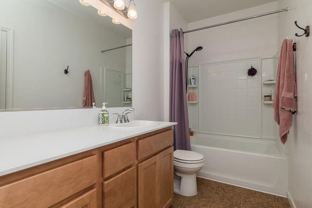 1945 E Gum Avenue, Reedley, CA 93654