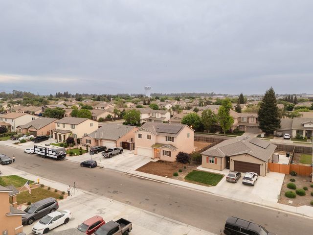 1945 E Gum Avenue, Reedley, CA 93654